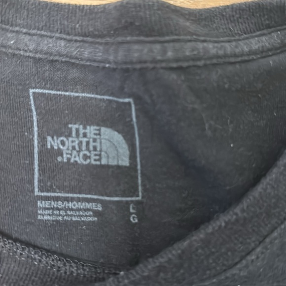The north face black shirt with design in middle size large - Picture 2 of 3
